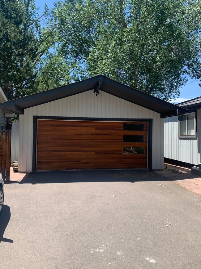 Building Photo - Spacious 4Bedroom Home with Finished Basement and Garage Now Available!