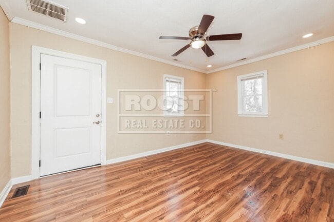 Building Photo - 2 bed 1 Bath Single Family Home in Dayton