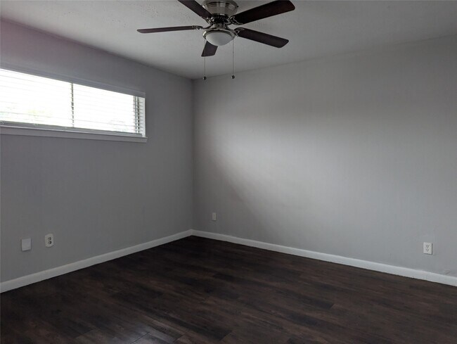 Building Photo - 1043 Ashland St