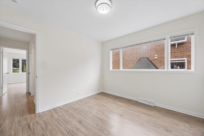 Building Photo - 801 Barnsdale Rd