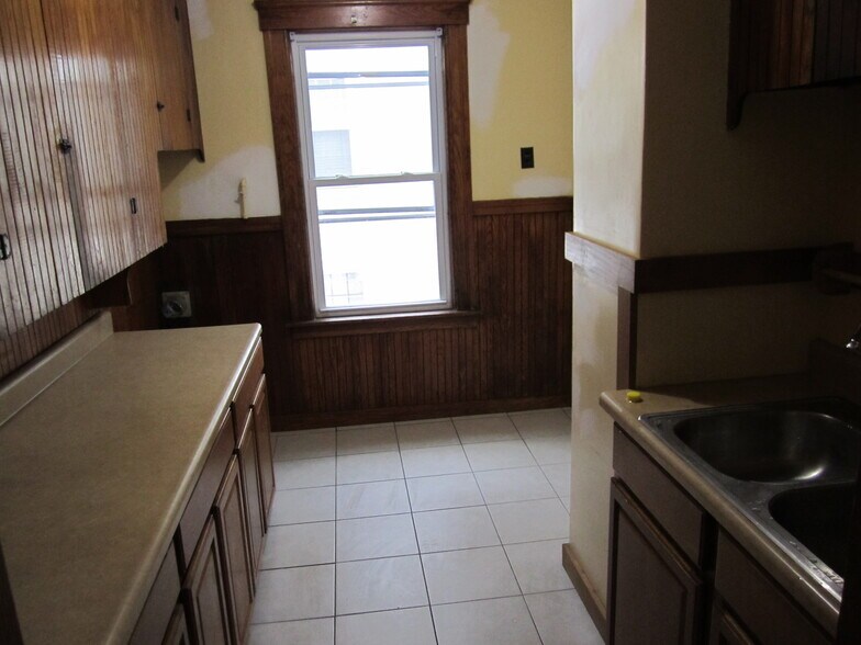 Building Photo - 216 Ingleside Ave