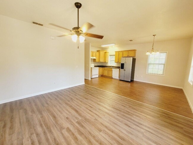 Building Photo - 2770 Weaver Dr