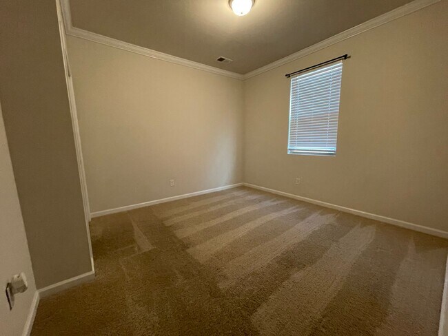 Building Photo - 5BD/3BA Beautiful home within Braeburn nei...