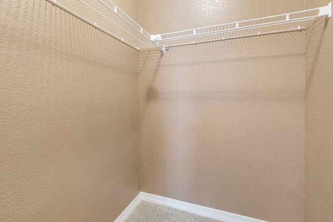 Building Photo - Immaculate 2 Bed 2 Bath Condo with Pikes Peak Views in D49!!!