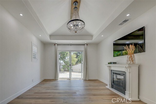 Building Photo - 380 Mira Loma Pl