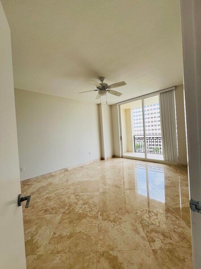 Building Photo - 550 Okeechobee Blvd