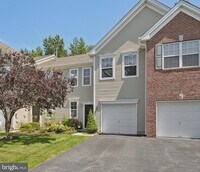 Building Photo - 7 Leeds Ct