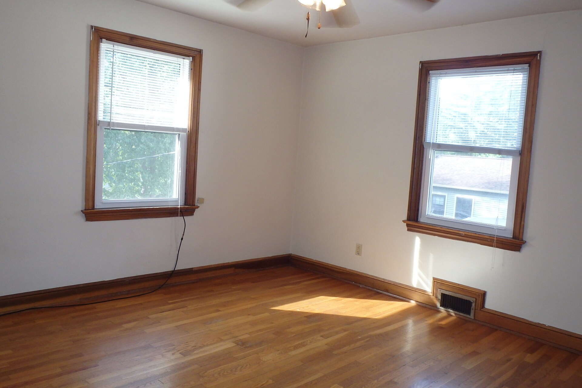 Building Photo - 157 E Park Ave