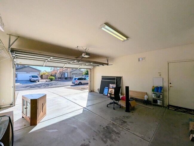 Building Photo - 5770 W Golden Ln