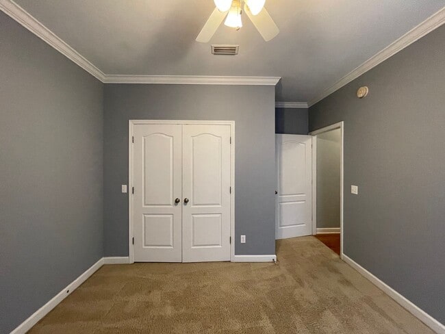 Building Photo - Quail Hollow