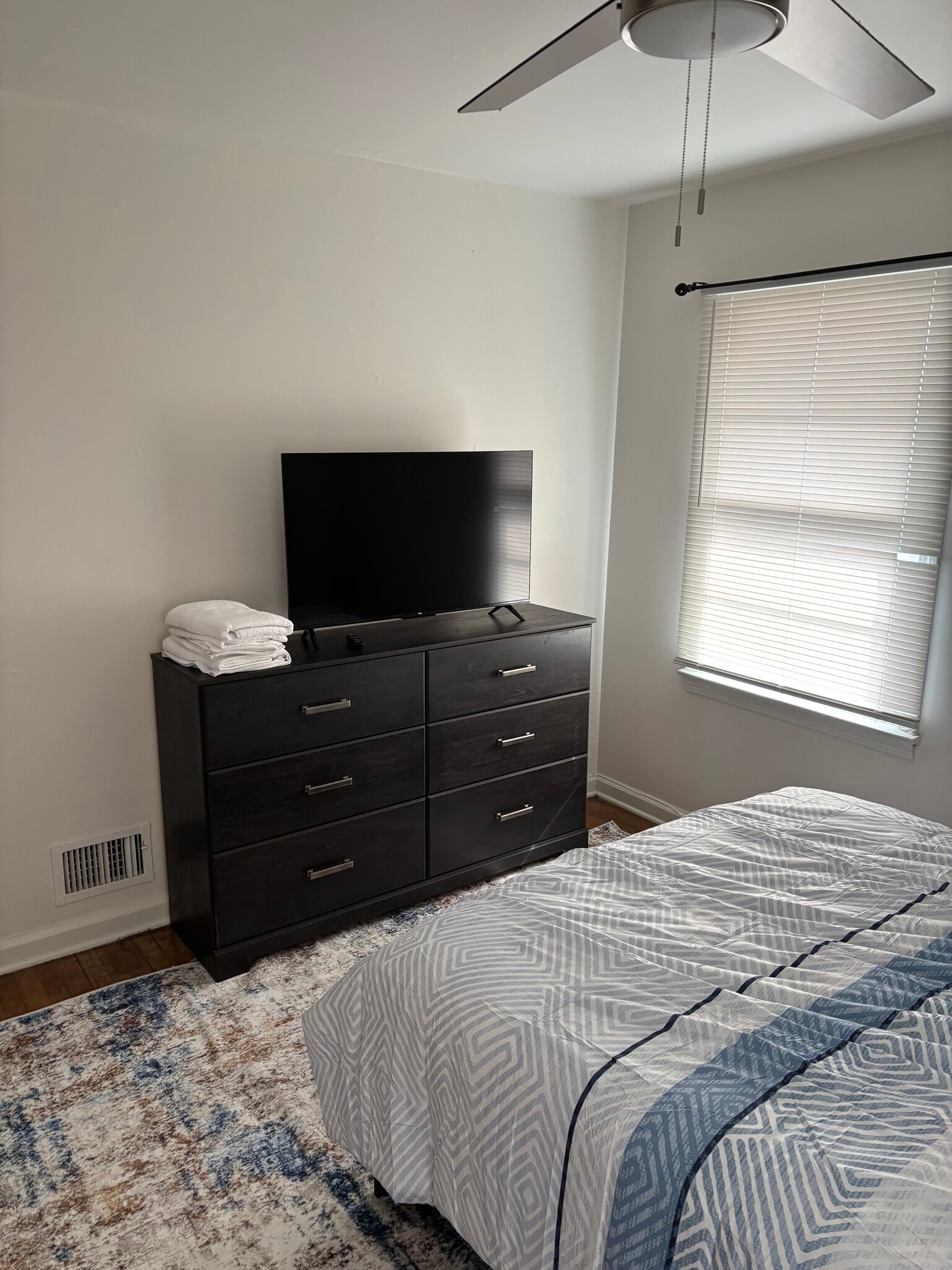 Building Photo - 902 S 36th St