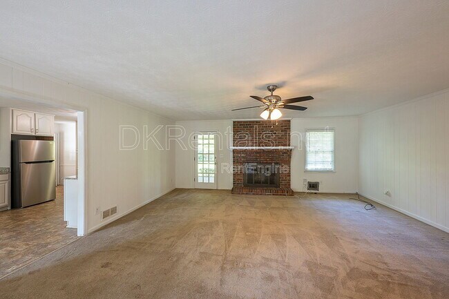 Building Photo - 120 Burnett Way
