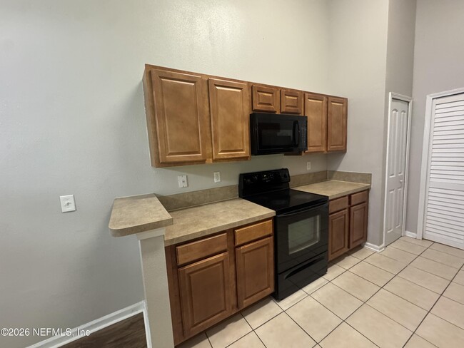 Building Photo - 6099 Maggies Cir