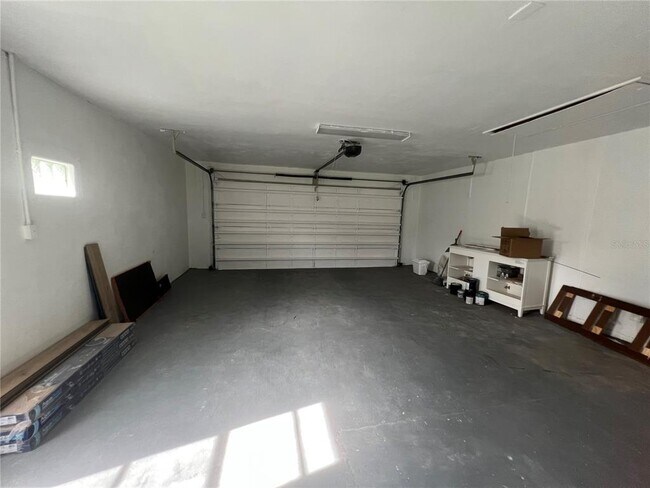 Building Photo - 21371 Knollwood Ave