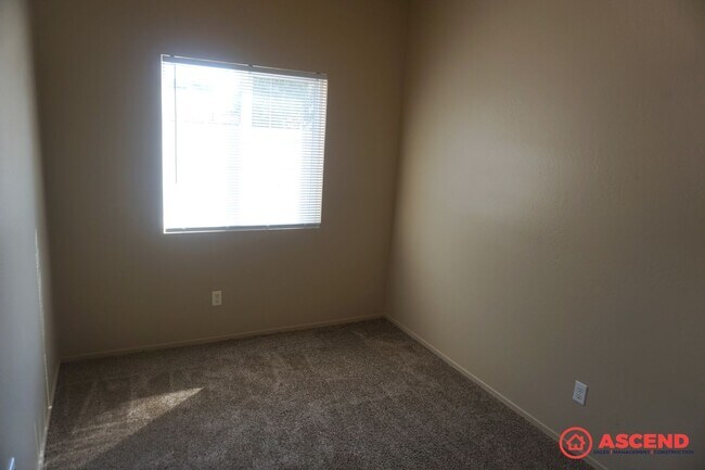 Building Photo - 222 Harding Ave.