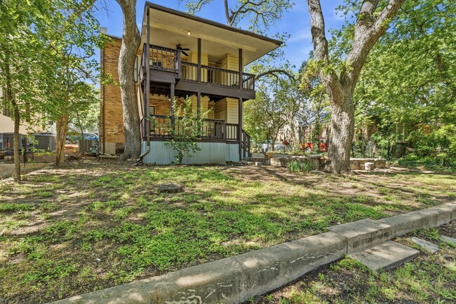 Building Photo - 804 Rutherford Pl