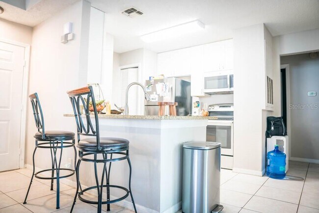 Building Photo - 605 Youngstown Pkwy