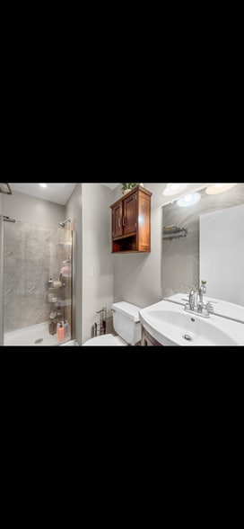 Building Photo - 539 Congressional Dr