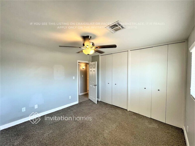 Building Photo - 8708 E Palm Ln