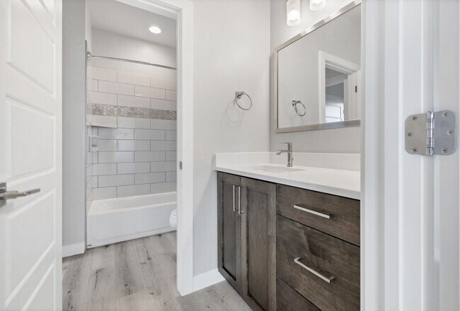 Building Photo - 2579 S Wilson Dr