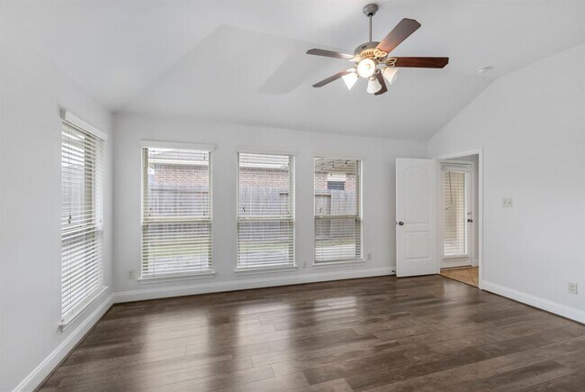 Building Photo - 1315 Cameron Park Ln