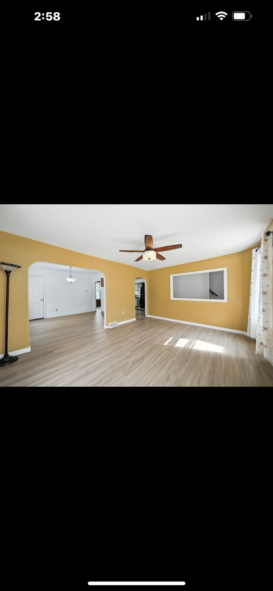 Living room - 91 School Park