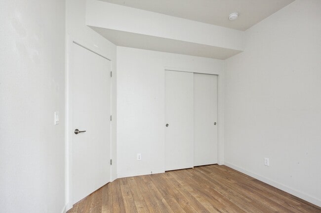 Building Photo - 2265 Glenarm Pl