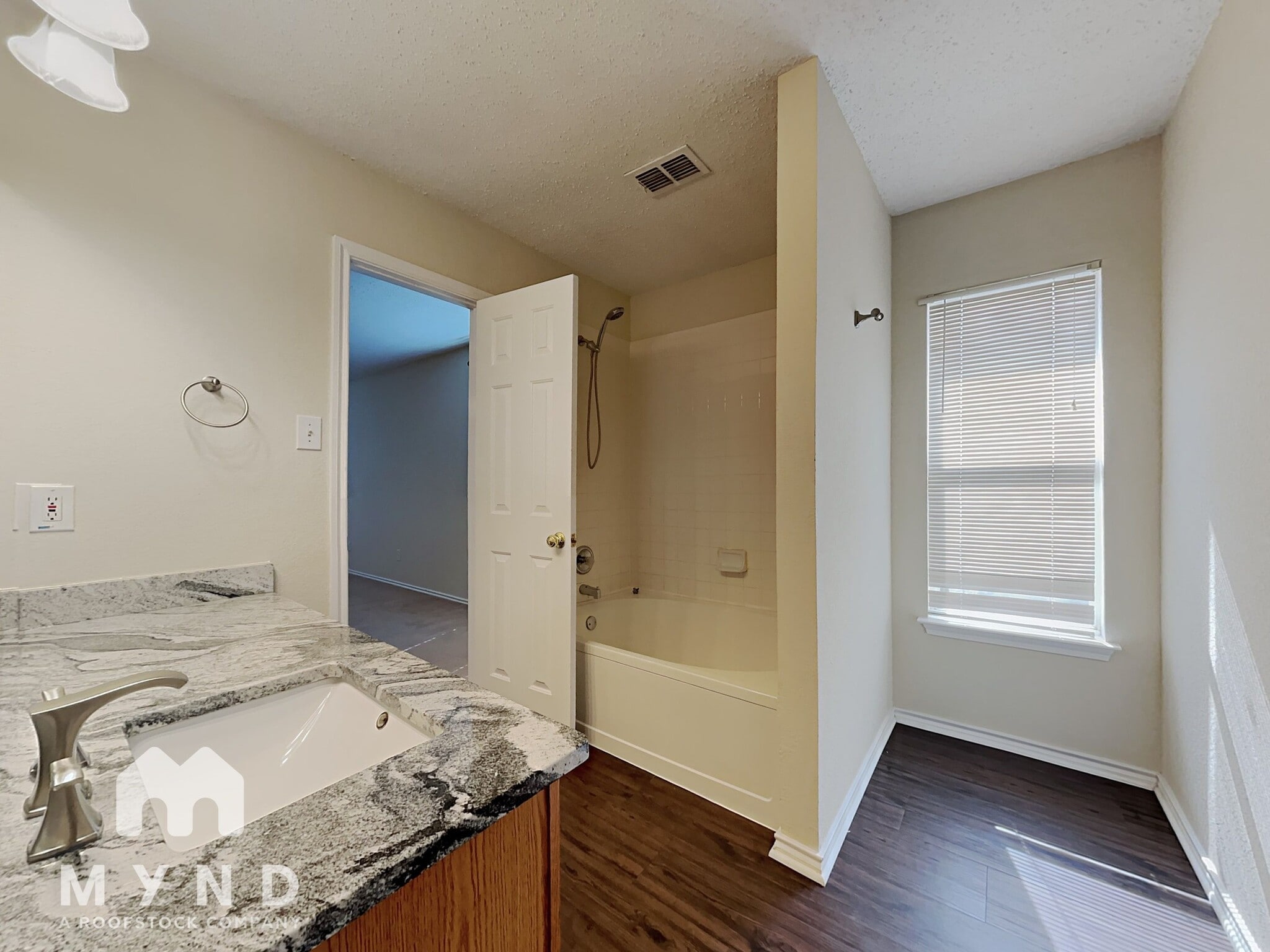 Building Photo - 316 Willow Oak Dr