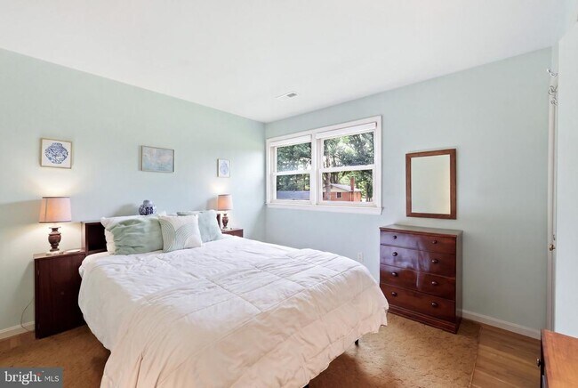 Building Photo - 6605 Grey Fox Dr