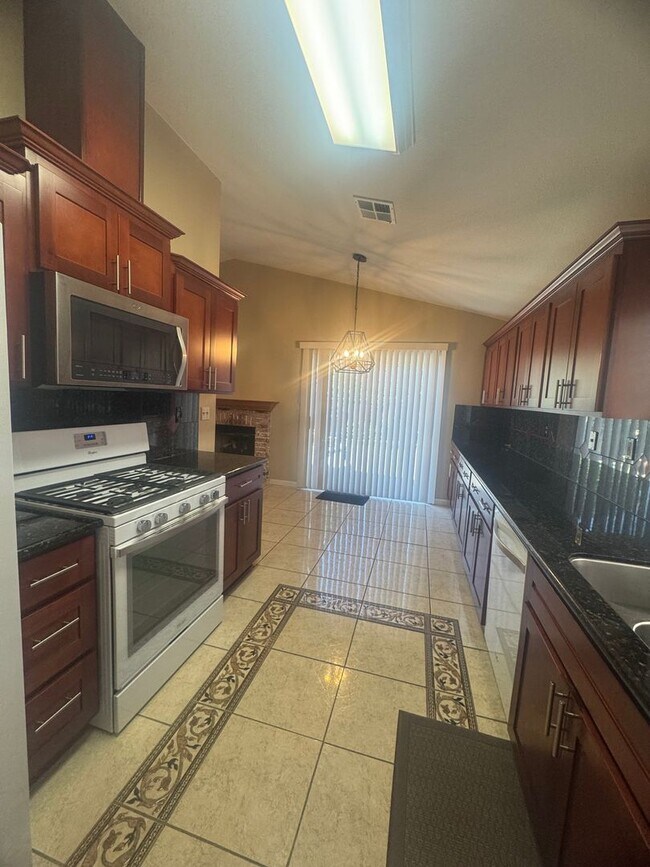 Building Photo - Beautiful Woodland Home - Fresh Off the Ma...