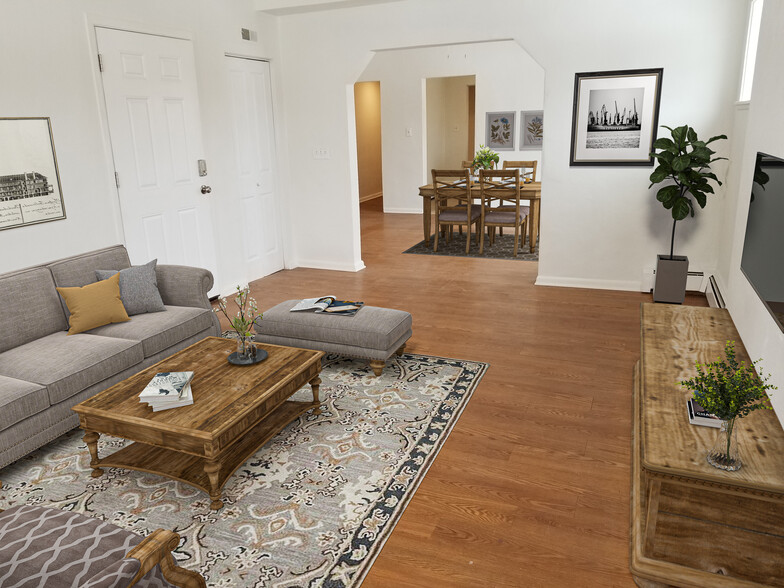 Remodeled large apartment - 1830 E 101st St
