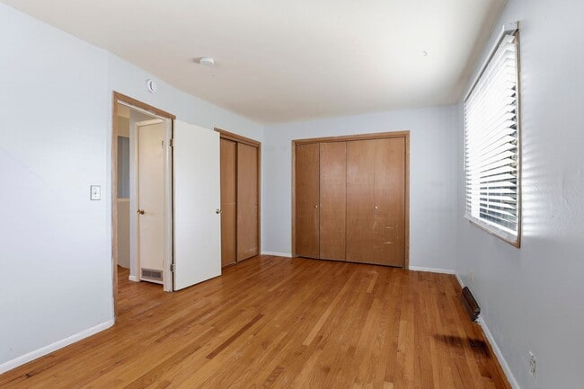 Building Photo - 846/848 Greenwood Court