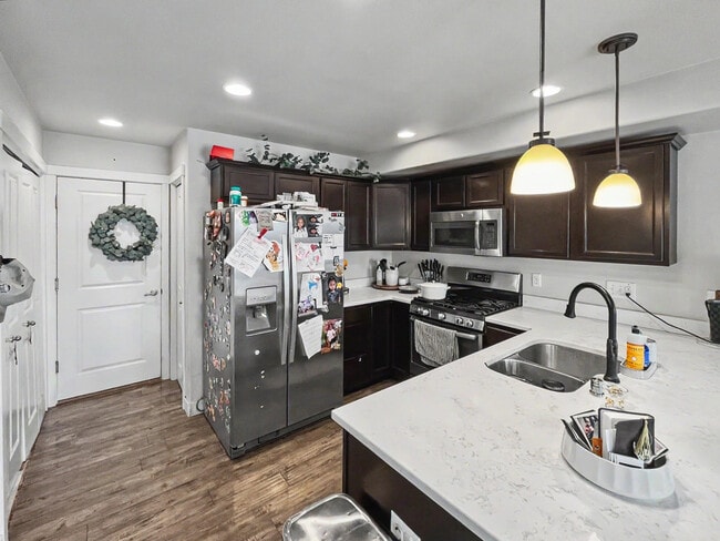 Building Photo - 347 Skwentna Dr