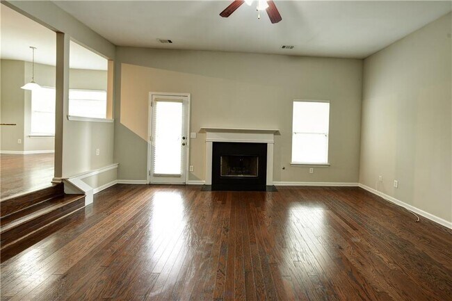 Building Photo - 635 Moonlight Way