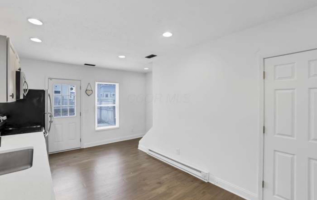 Building Photo - 39 W Ramlow Alley