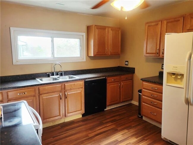 Building Photo - 229 Ave A