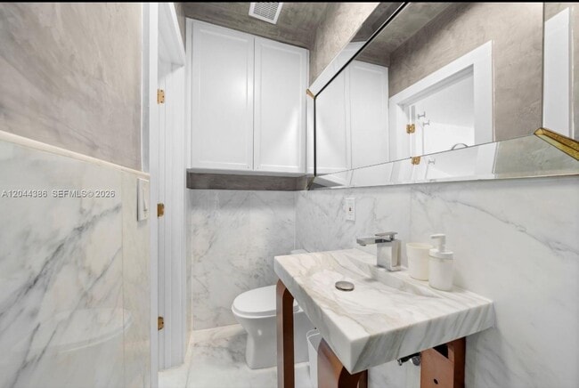 Building Photo - 739 2nd St