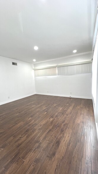 Building Photo - 3155 Linda Vista Rd