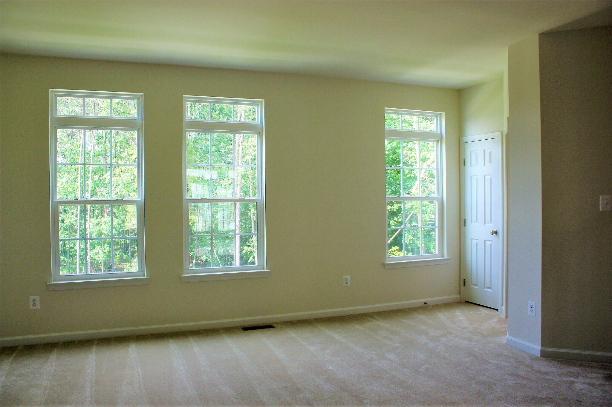 Building Photo - 42956 Miltec Ter