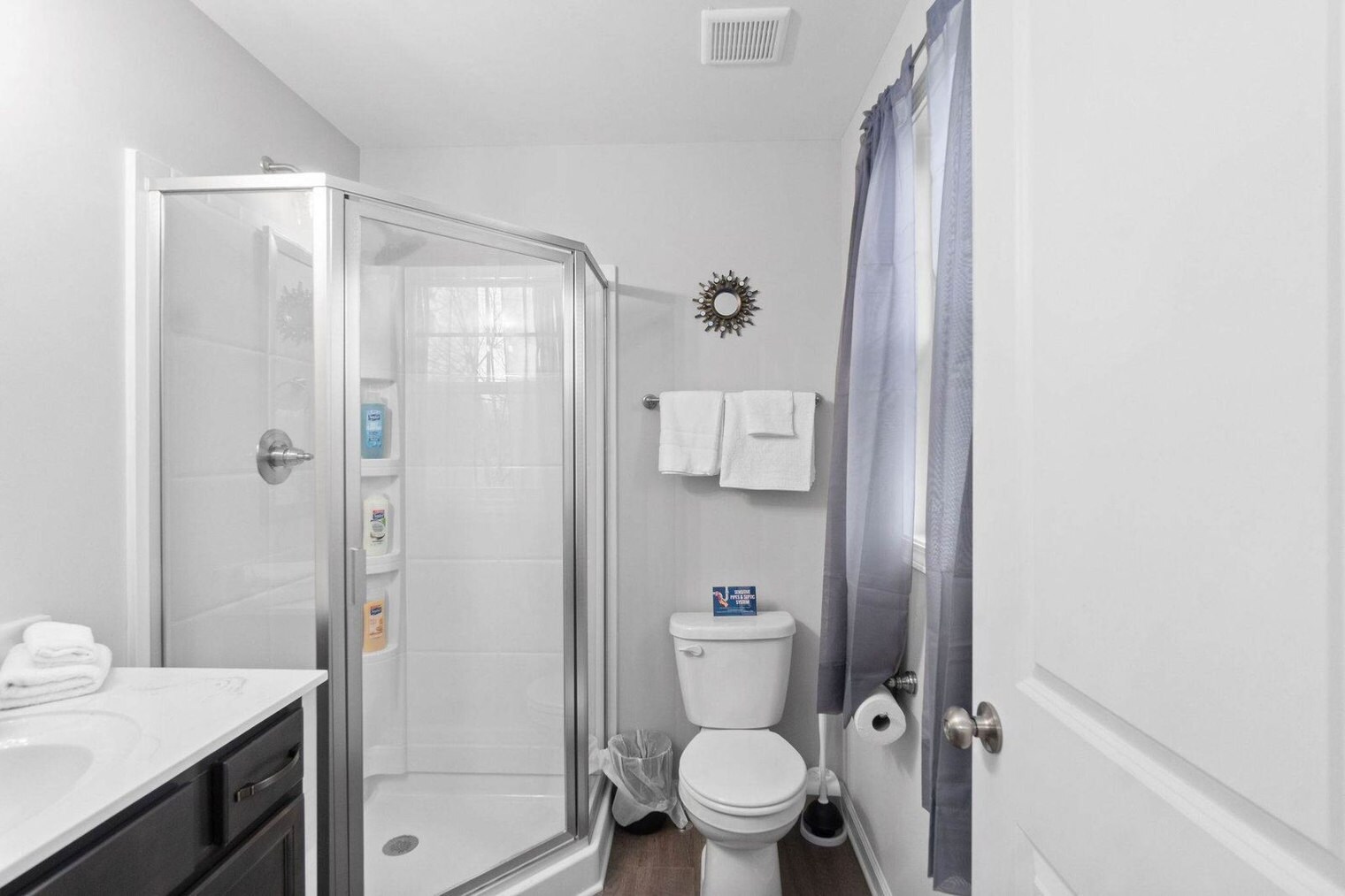 Building Photo - 863 Central Ave