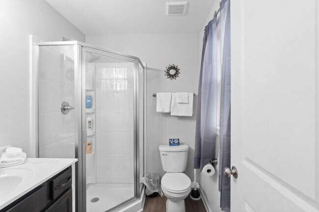 Building Photo - 863 Central Ave