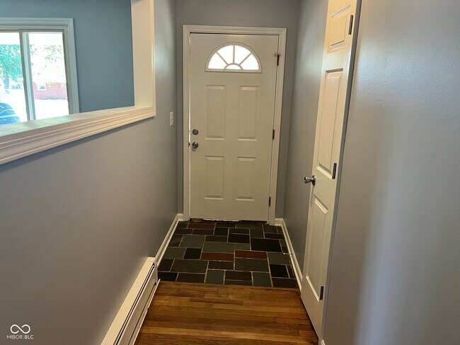 Building Photo - 629 East Fairview Drive