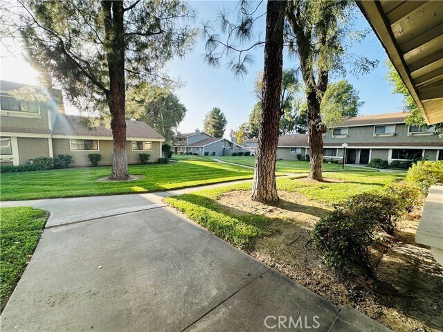 Building Photo - 2061 W Redlands Blvd