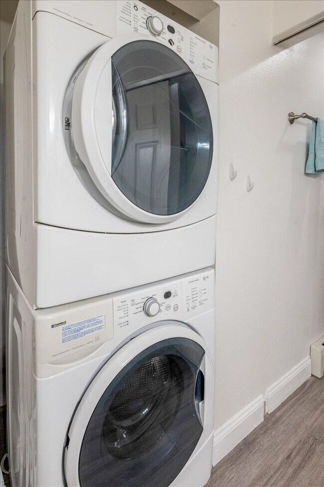 Building Photo - Charming Furnished Condo in Taku/Campbell - Everything You Need in One Place!