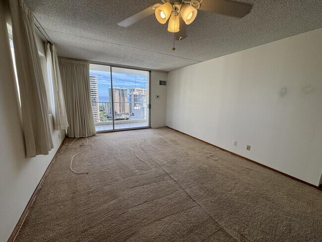 Building Photo - 400 Hobron Ln