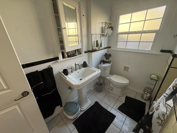 Building Photo - 6311 Heliotrope Ave