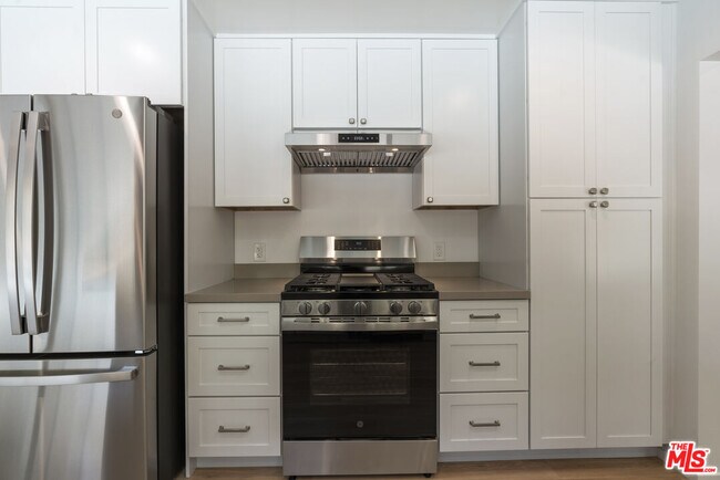 Building Photo - 3062 Arrowhead Dr