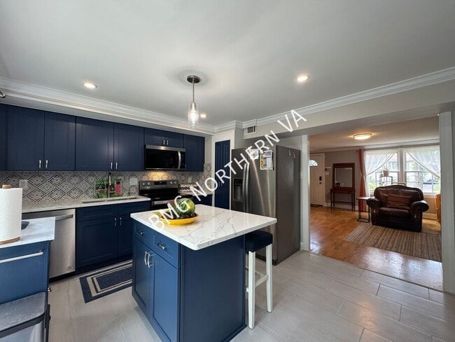 Building Photo - 1304 Dulles Pl