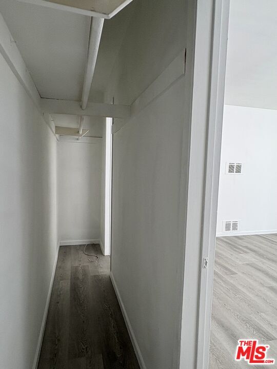 Building Photo - 1010 N Stanley Ave
