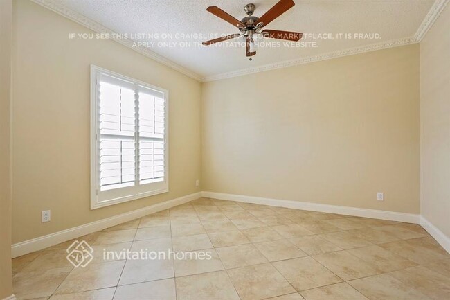 Building Photo - 18124 Palm Breeze Dr